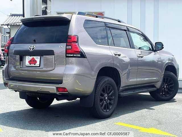 toyota land-cruiser-prado 2023 504928-922637 image 2