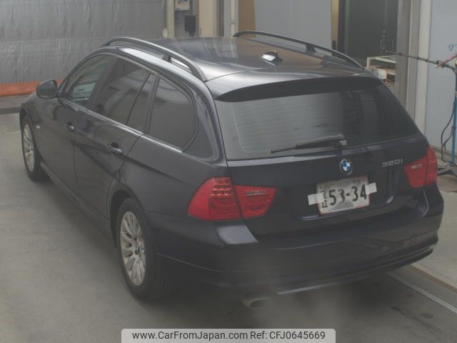 bmw 3-series 2009 -BMW--BMW 3 Series VR20-0A372111---BMW--BMW 3 Series VR20-0A372111- image 2