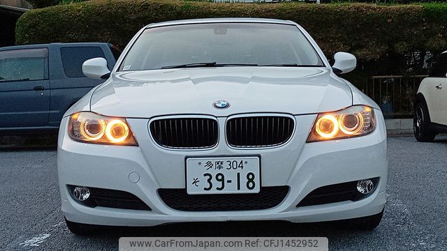 bmw 3-series 2010 8 image 1