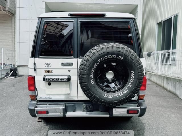 TOYOTA LAND CRUISER 70 ZX | 1999 | WHITE | 285403 km