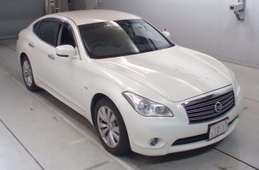 Nissan Fuga 2012