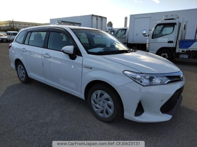 toyota corolla-fielder 2017 quick_quick_DAA-NKE165G_NKE165-7166969 image 2