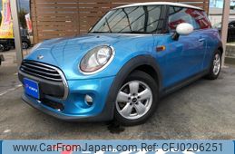 mini mini-others 2015 quick_quick_DBA-XM12_WMWXN720003A93722