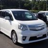 toyota noah-dba-zrr70w 2010 CFJ1656701 image 2