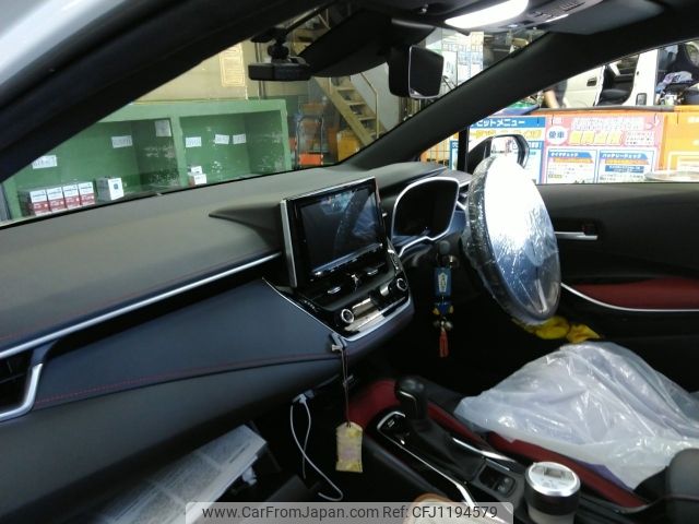toyota corolla-sport 2019 -TOYOTA--Corolla Sport 6AA-ZWE211H--ZWE211-1018337---TOYOTA--Corolla Sport 6AA-ZWE211H--ZWE211-1018337- image 2