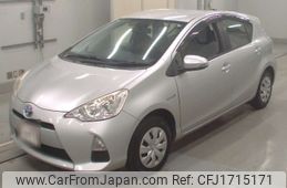 toyota aqua 2014 CFJ1715171
