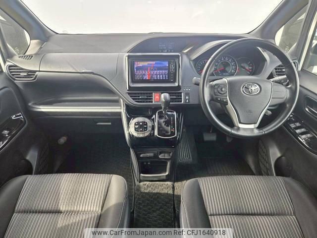 toyota voxy 2017 CFJ1640918 image 2