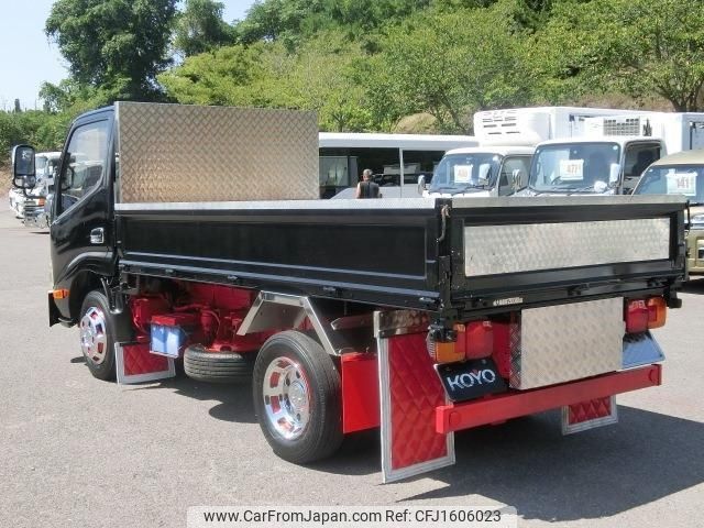 toyota dyna-truck 2011 CFJ1606023 image 2