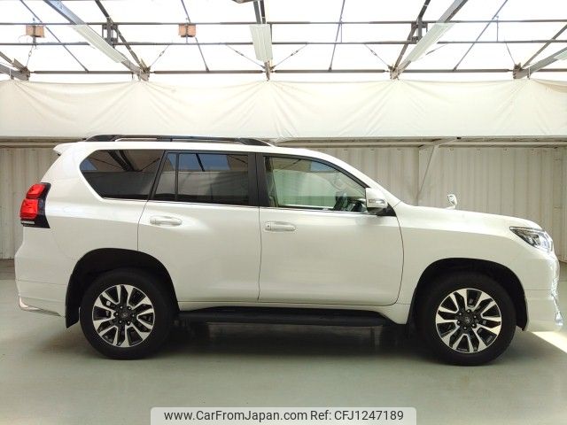 toyota land-cruiser-prado 2022 ENHANCEAUTO_1_ea300602 image 2