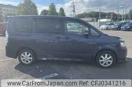 toyota voxy 2007 NIKYO_TR44269