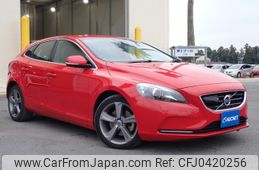 volvo v40 2014 -VOLVO--Volvo V40 DBA-MB4164T--YV1MV485BE2135820---VOLVO--Volvo V40 DBA-MB4164T--YV1MV485BE2135820-