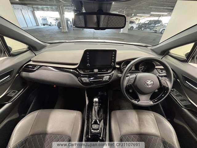 toyota c-hr 2020 -TOYOTA--C-HR 6AA-ZYX11--ZYX11-2012733---TOYOTA--C-HR 6AA-ZYX11--ZYX11-2012733- image 2