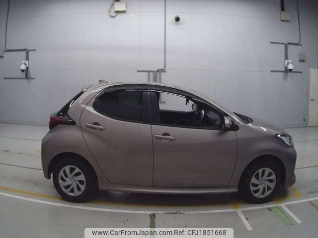 toyota yaris 2024 CFJ1851668 image 2
