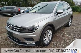 volkswagen tiguan 2017 -VOLKSWAGEN--VW Tiguan ABA-5NCZE--WVGZZZ5NZHW901624---VOLKSWAGEN--VW Tiguan ABA-5NCZE--WVGZZZ5NZHW901624-