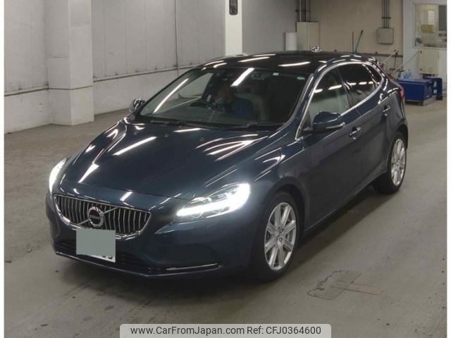 volvo v40 2020 quick_quick_DBA-MB4154T_YV1MV2920K2610141 image 1