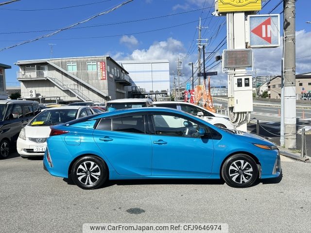 toyota prius-phv 2017 CFJ9646974 image 2