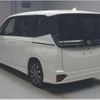 toyota voxy 2022 quick_quick_6AA-ZWR90W_0049451 image 2