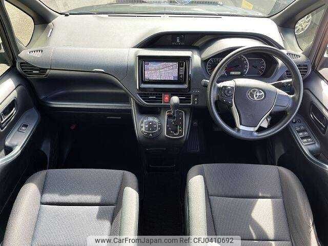 toyota voxy 2015 504928-925598 image 1