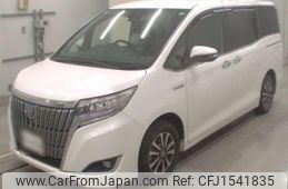 toyota esquire 2018 CFJ1541835