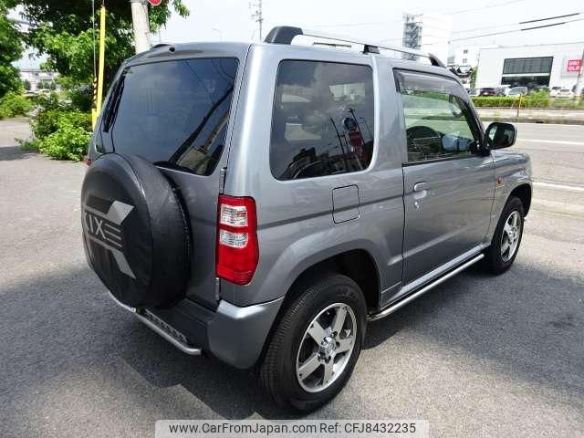 nissan kix 2012 CFJ8432235 image 2