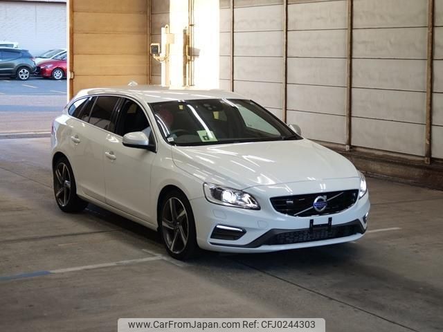 volvo v60 2015 quick_quick_LDA-FD4204T_YV1FWA8RDG1287838 image 1