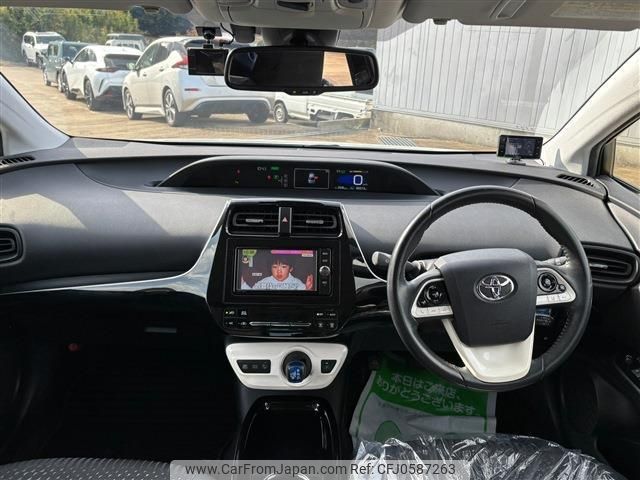 toyota prius 2017 quick_quick_DAA-ZVW50_ZVW50-6112962 image 2