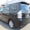 toyota voxy 2010 CFJ1545485 image 1