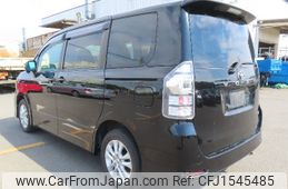 toyota voxy 2010 CFJ1545485