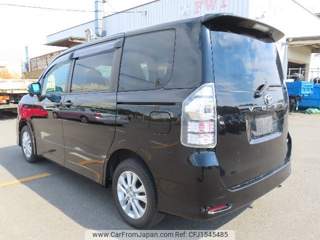 toyota voxy 2010 CFJ1545485 image 1
