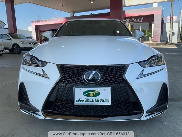 lexus is 2017 CFJ1656018 image 2