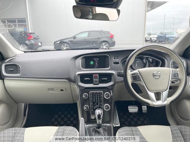 volvo v40 2018 quick_quick_MB4154T_YV1MV2920K2552979 image 2