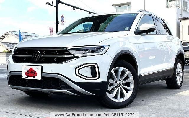 volkswagen t-roc 2023 CFJ1519279 image 1