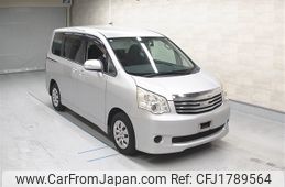 toyota noah 2010 CFJ1789564