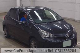 toyota vitz 2015 CFJ1533284