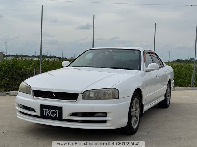 nissan skyline 2000 1300412 image 1