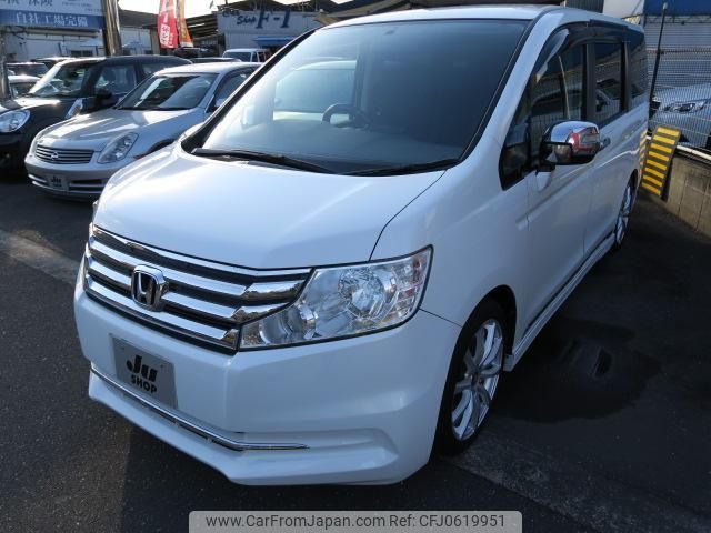 honda stepwagon 2013 GOO_JP_700080300530250107001 image 2