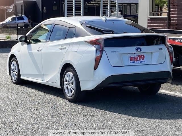 toyota prius 2016 quick_quick_DAA-ZVW50_ZVW50-6005089 image 2