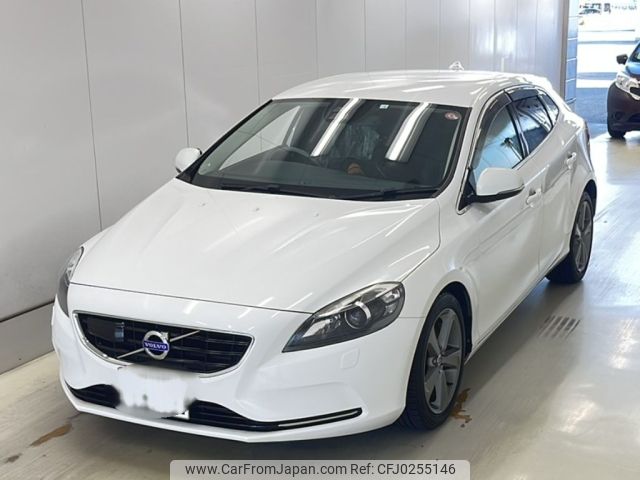 volvo v40 2014 -VOLVO 【山口 301ね4432】--Volvo V40 MB4164T-E2136503---VOLVO 【山口 301ね4432】--Volvo V40 MB4164T-E2136503- image 1