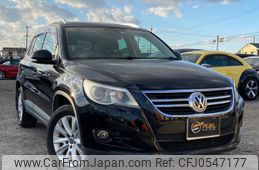 volkswagen tiguan 2011 GOO_JP_700070884830241205009