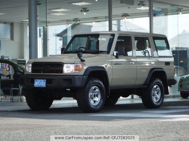 toyota land-cruiser 2015 -TOYOTA--Land Cruiser CBF-GRJ76K--GRJ76-1003390---TOYOTA--Land Cruiser CBF-GRJ76K--GRJ76-1003390- image 1