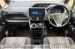 toyota voxy 2018 504928-923448