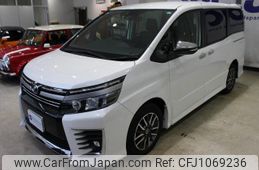 toyota voxy 2017 quick_quick_DBA-ZRR80W_0322425