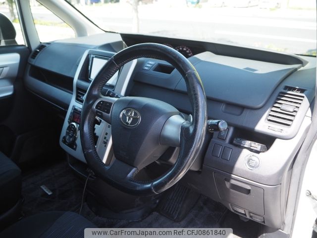 toyota voxy 2010 -TOYOTA--Voxy DBA-ZRR70W--ZRR70-0358813---TOYOTA--Voxy DBA-ZRR70W--ZRR70-0358813- image 2