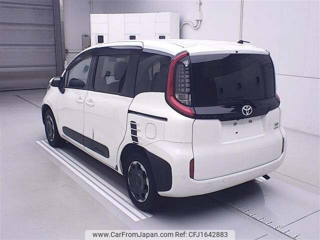 toyota sienta 2023 CFJ1642883 image 2