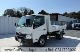 hino dutro 2016 CFJ1703030