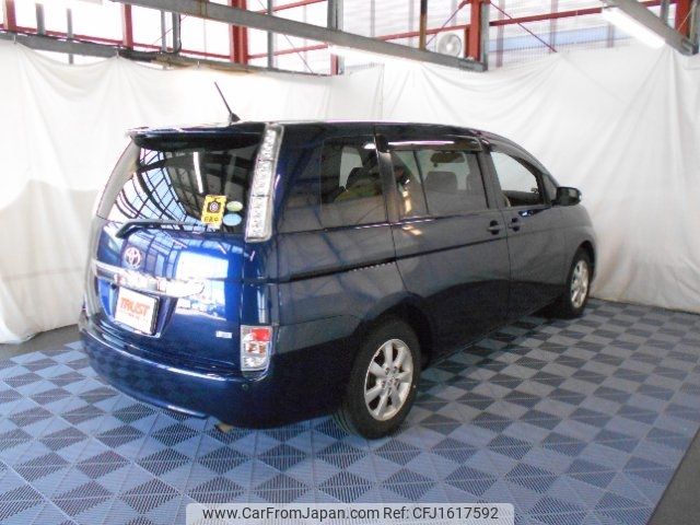 toyota isis 2012 CFJ1617592 image 2
