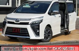 toyota voxy 2017 quick_quick_ZRR80W_ZRR80-0390821