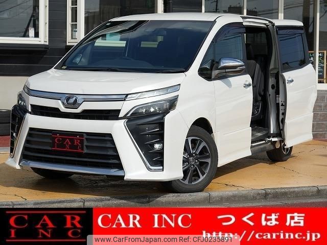 toyota voxy 2017 quick_quick_ZRR80W_ZRR80-0390821 image 1