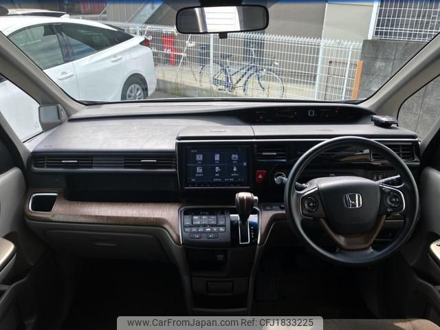 honda stepwagon 2017 CFJ1833225 image 2
