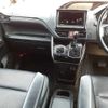 toyota esquire 2017 CFJ1522329 image 10